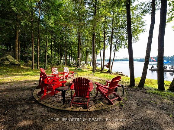 5th image of 1195 Lakeshore Dr N