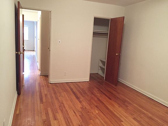 4th image of 2304 Hoyt Ave N #2B
