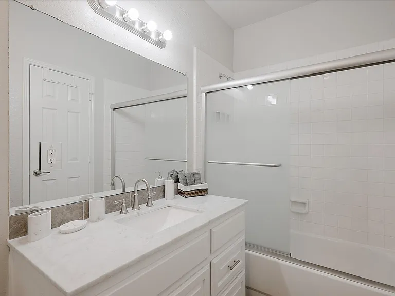 2620 Bordeaux Dr — Photo 43