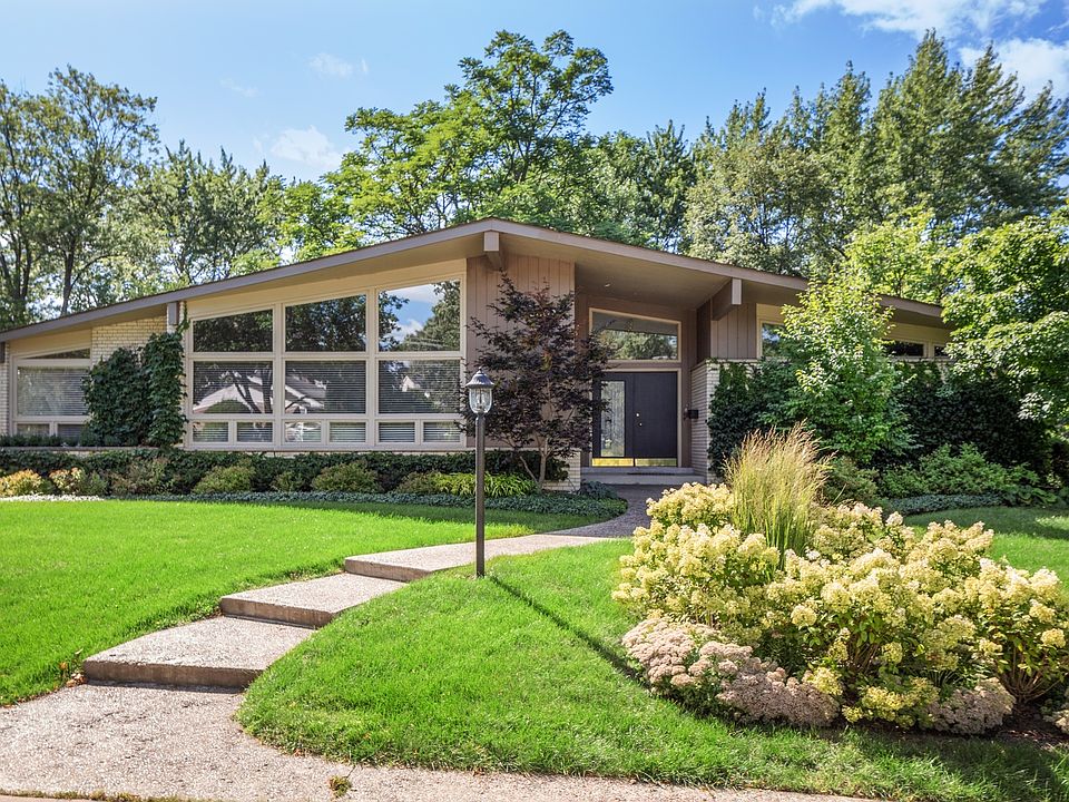 1st image of 5802 Woodland Dr