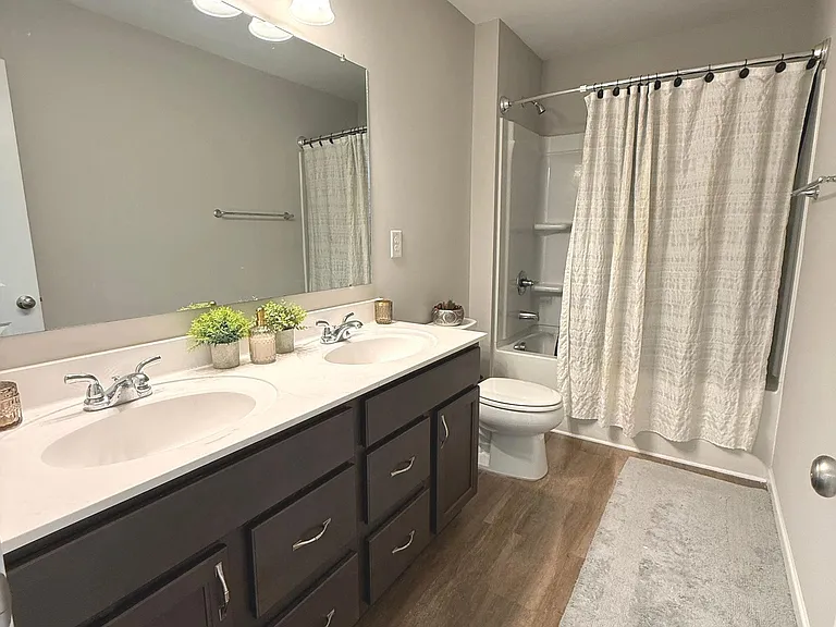 4363 Vista Creek Ln — Photo 33