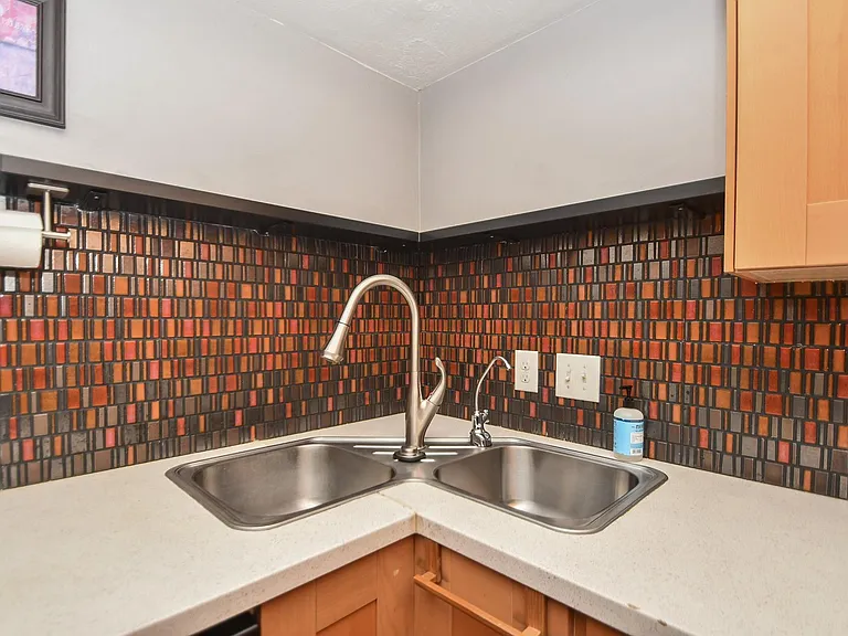 2601 Bellefontaine St — Photo 18