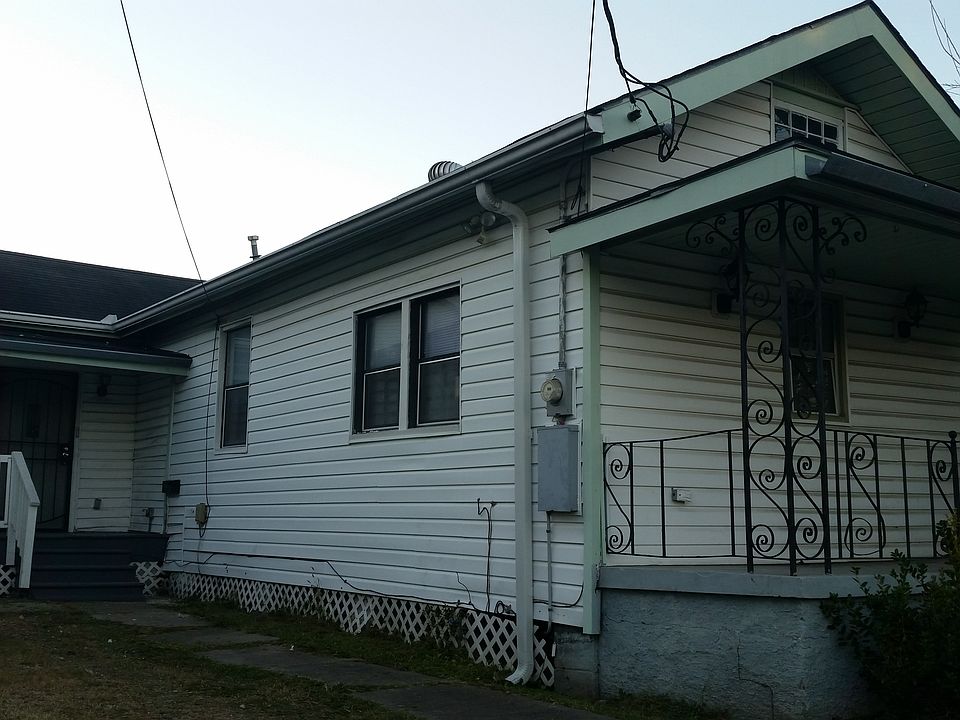 1st image of 2226 Music St