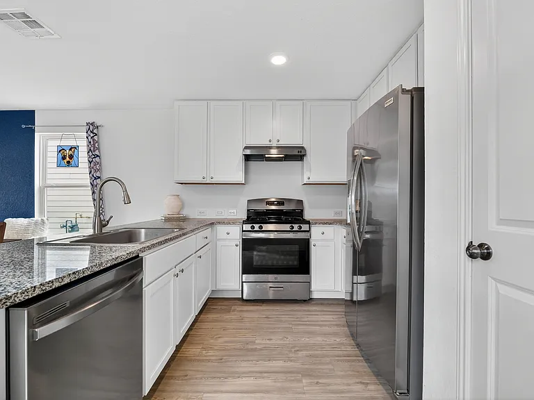8183 Nube Medina — Photo 8