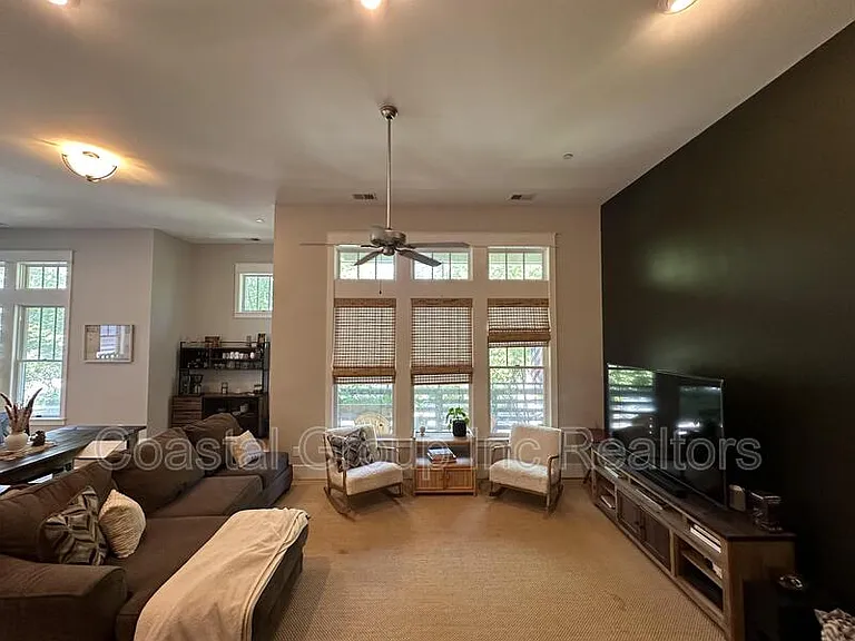 4635 Pleasant Ave #D — Photo 36