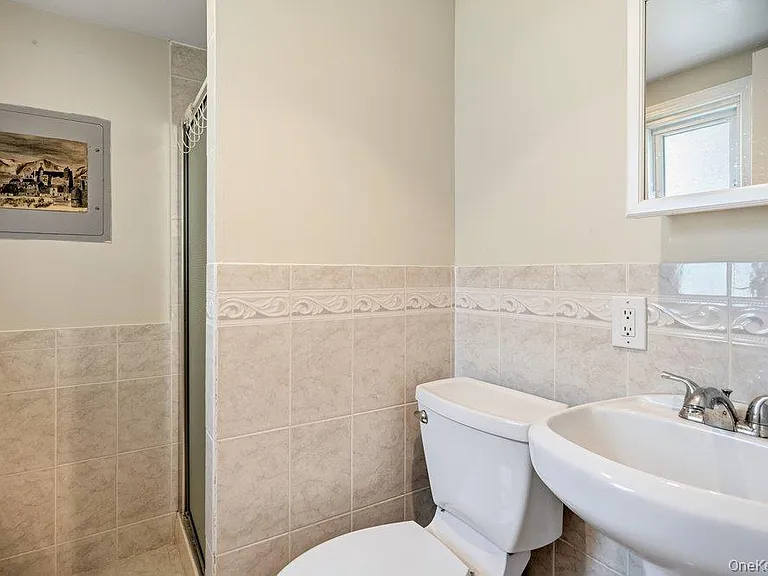 8 Radnor Ct — Photo 21