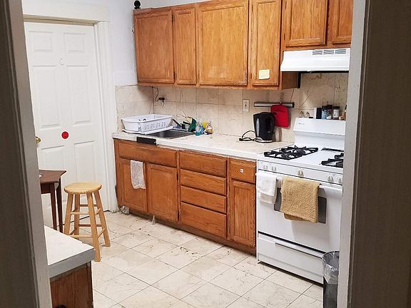 3rd image of 208 Valencia St