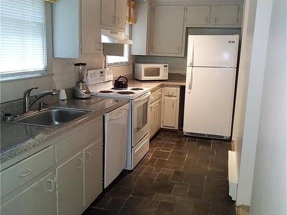 4th image of 226 High St #226A