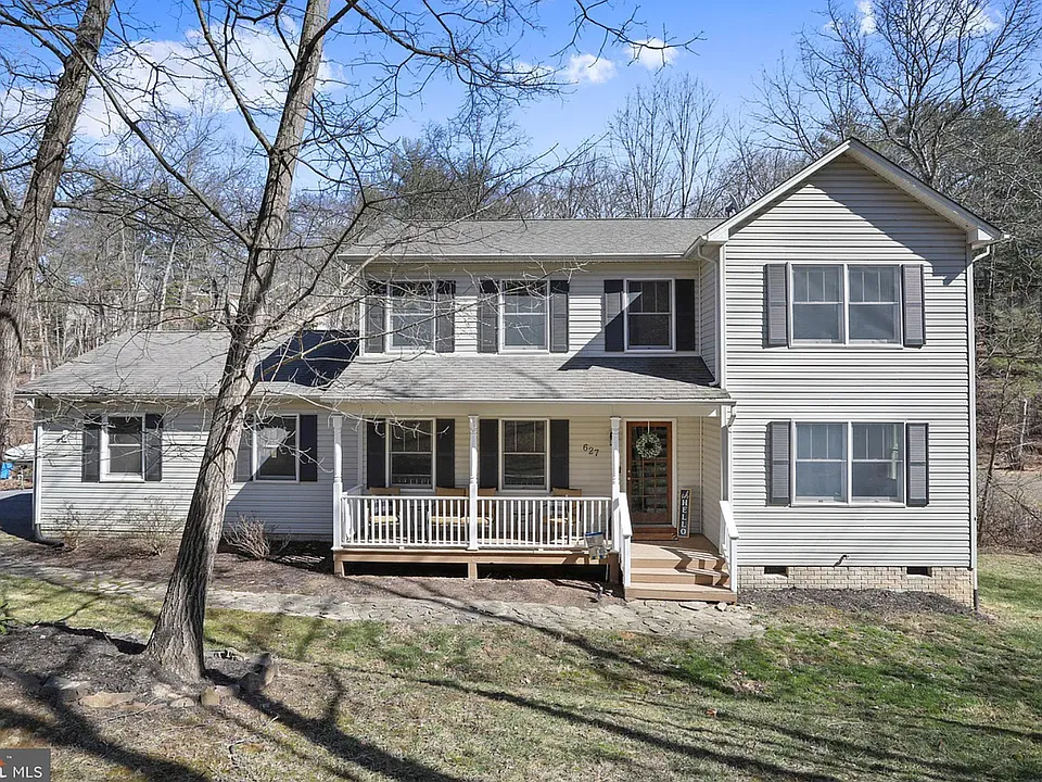 627 Lakeview Dr