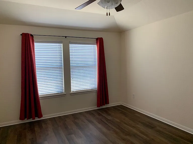 5805 Loblolly Ln — Photo 8