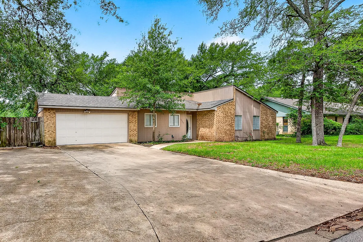 Building Photo - 3202 Forestwood Dr