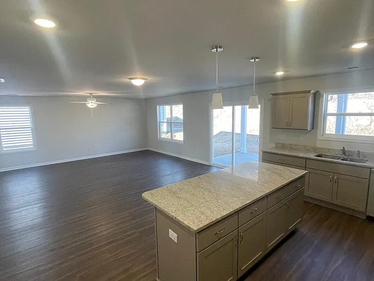 136 Braxton Dr — Photo 5
