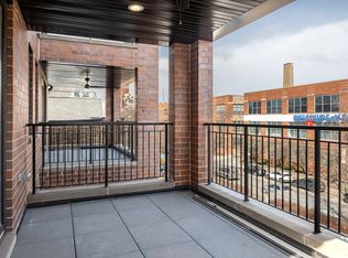 1649 W Irving Park Rd, Chicago, IL 60613