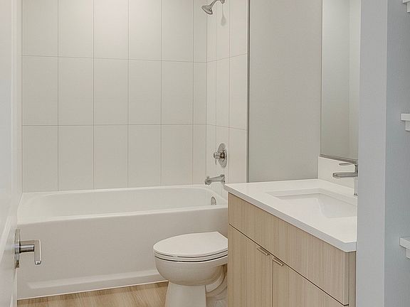 3rd image of 4624 SE 83rd Ave #B