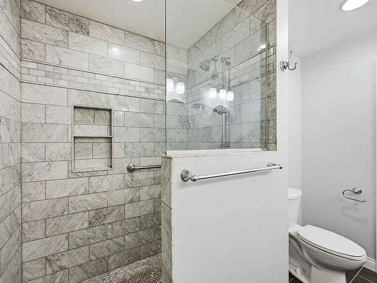71 Forest Ave — Photo 37