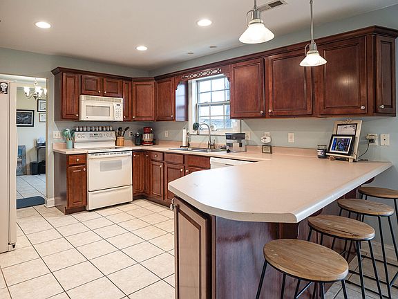 5th image of 316 Savanna Dr