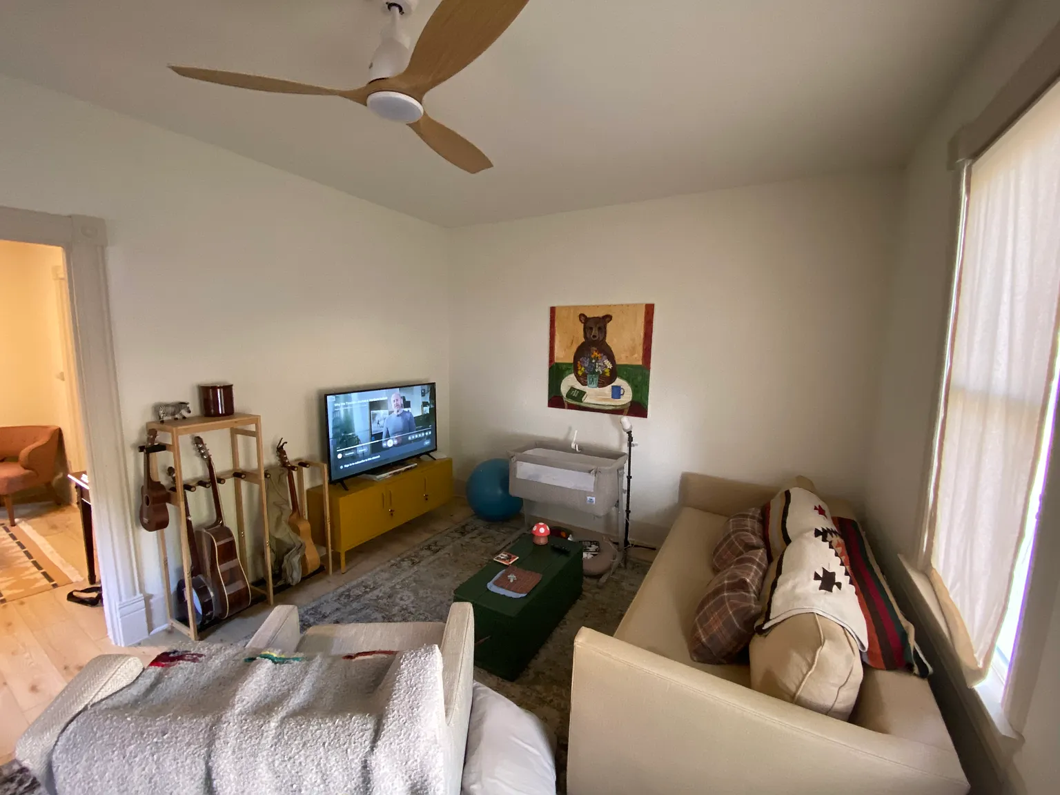 2 bed, 900 sqft, $1,300 — Photo 4