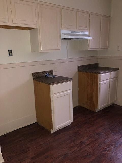 2nd image of 1277 Kensington Ave