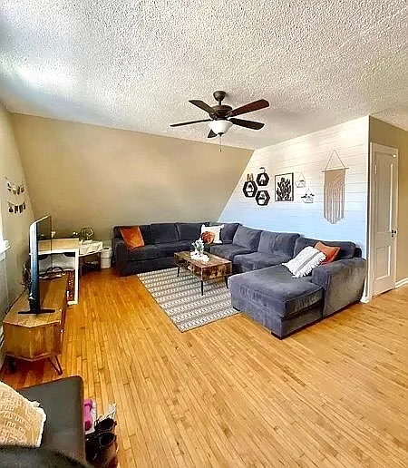 361 Bates Ave — Photo 4