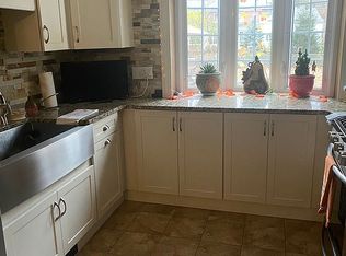 186 Park Dr, Springfield, MA 01106