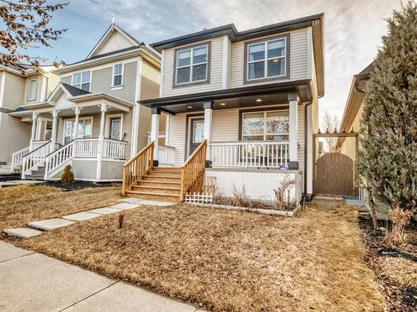 240 W Prestwick Way SE, Calgary, AB T2Z 3Z5