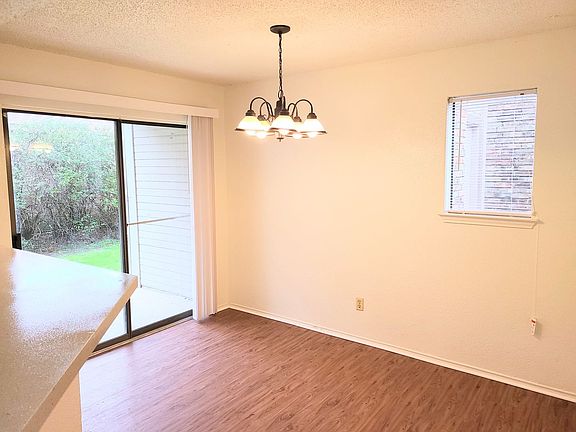 5th image of 5032 Winder Ct APT B