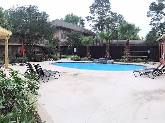 2nd image of 710 W McNeese St #40