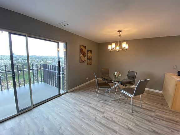 3rd image of 480 S Marion Pkwy #11