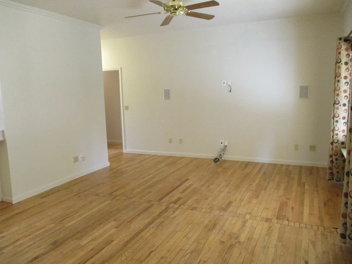 Building Photo - 1608 Laburnum Ave