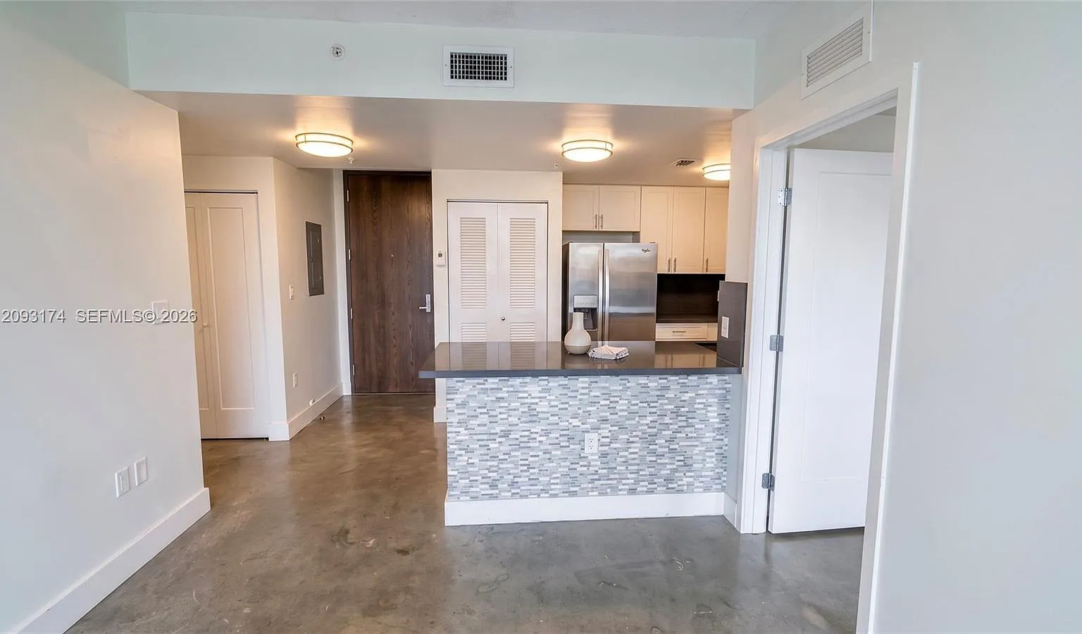 2 bed, 1.0 bath, 840 sqft, $2,150 — Photo 3