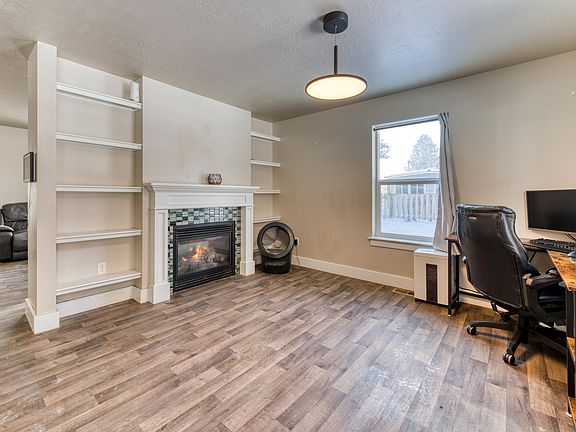 4th image of 379 Winkler Ln