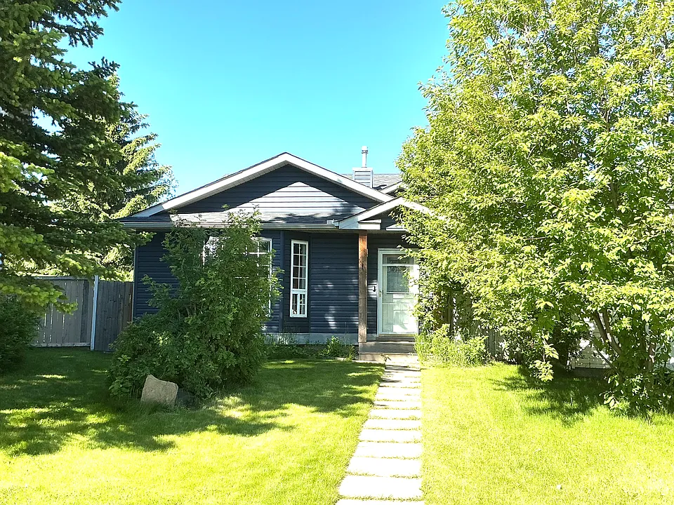 44 Covington Mews NE