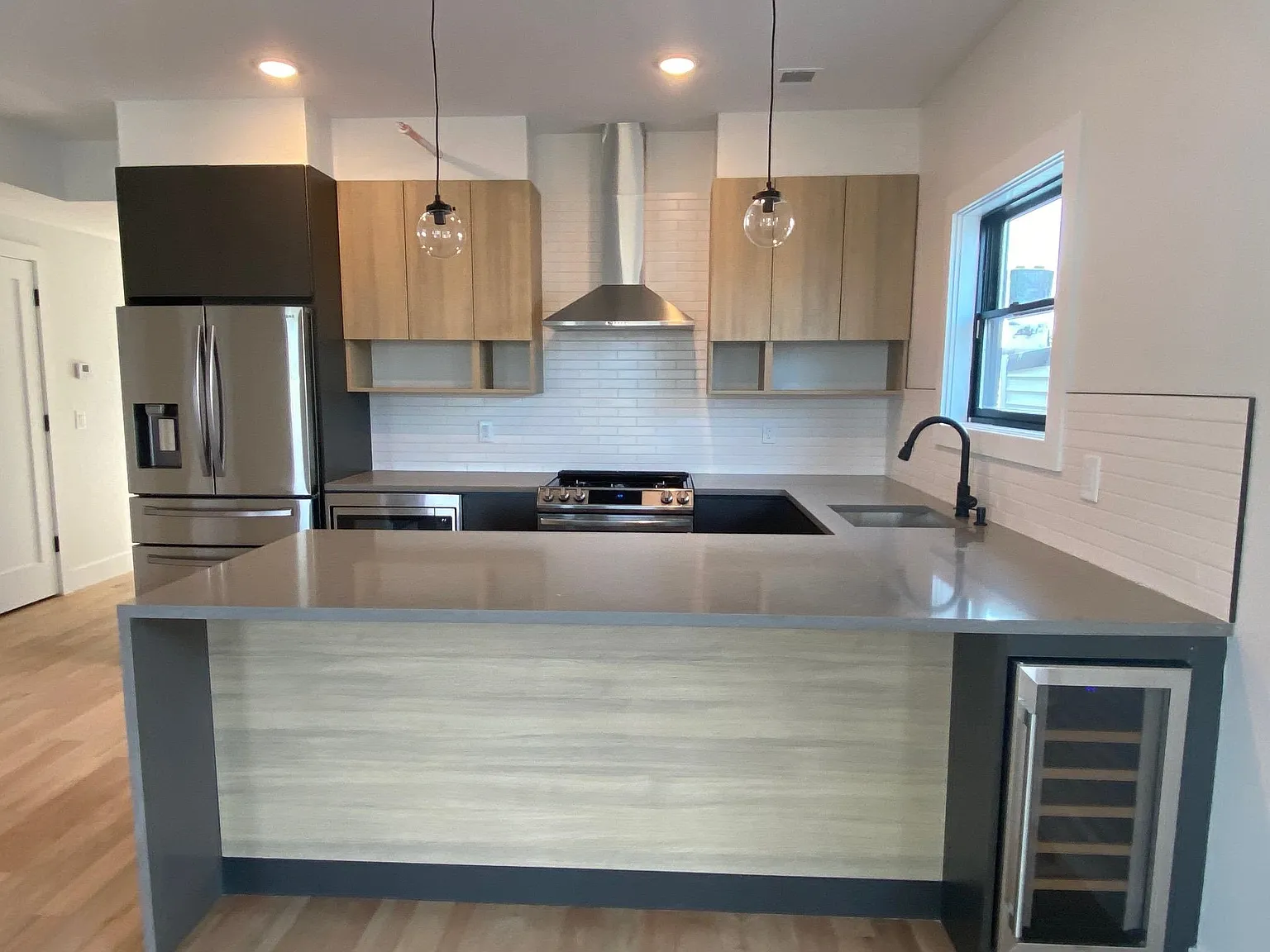 2 bed, 2.0 bath, 1233 sqft, $3,800 — Photo 4