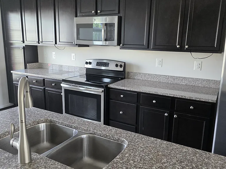 3715 Peace Chance Dr — Photo 32