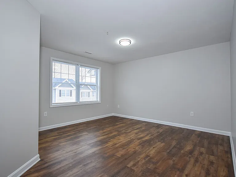 Jefferson Court — Photo 38