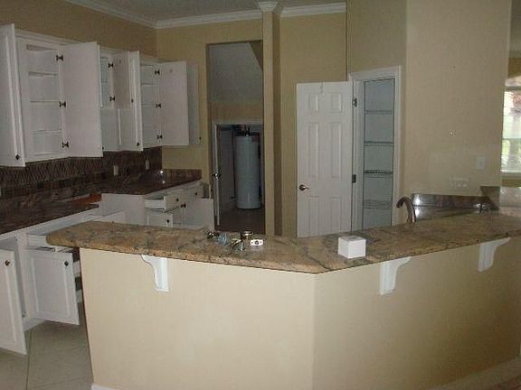 3rd image of 546 Shelter Cove Dr