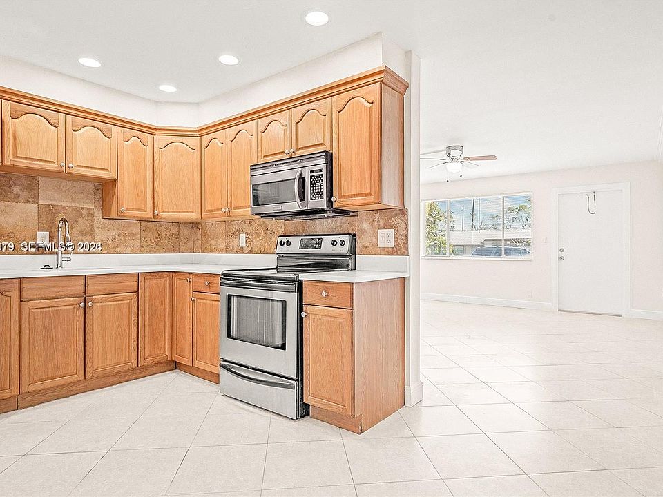 1st image of 2175 NE 56th St APT 110