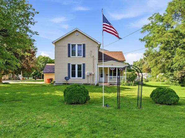 503 NE 3rd St, Aledo, IL 61231