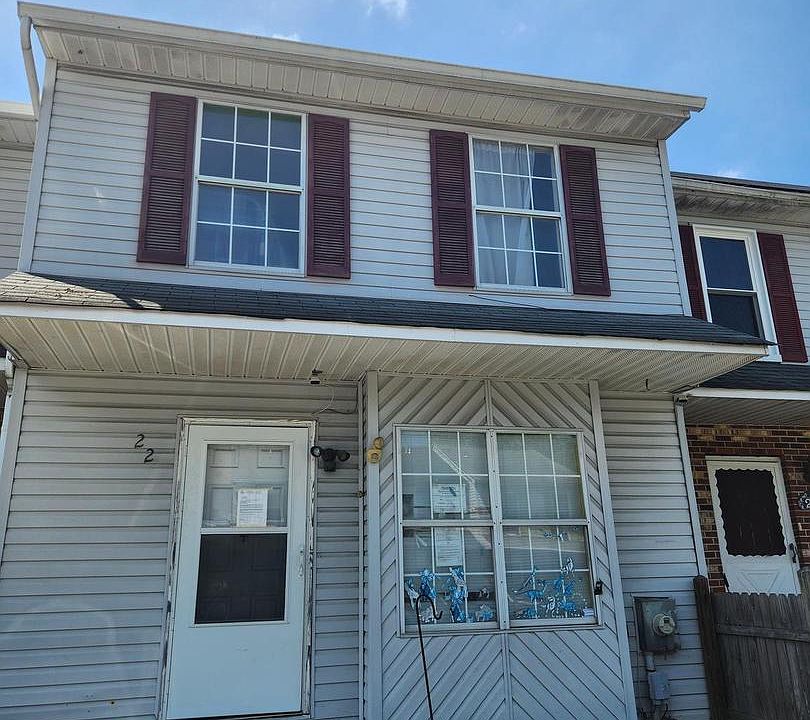 1st image of 22 W Perpen Ct