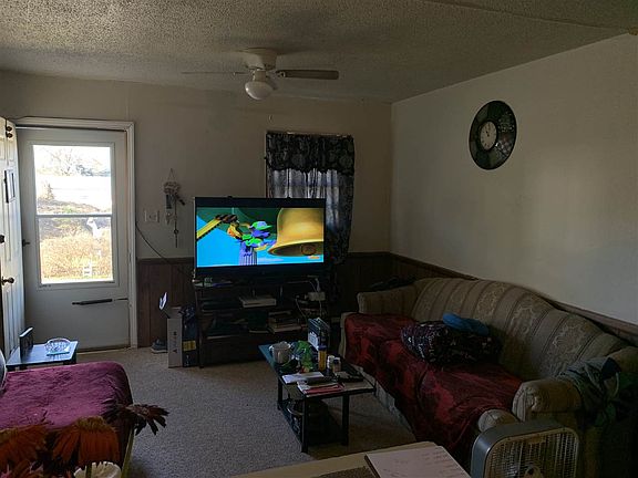 3rd image of 323 Missouri St