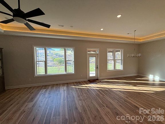 5th image of 4559 Holly Cir NE