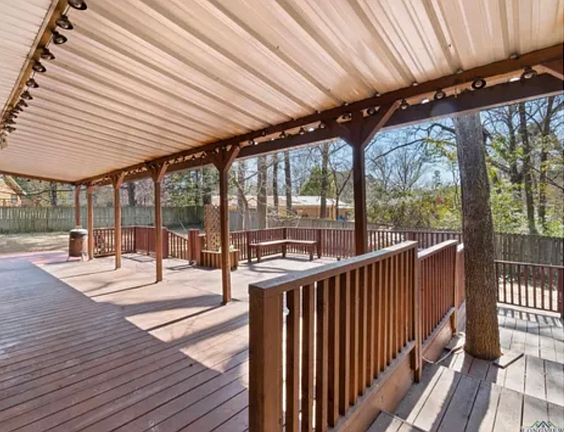 3rd image of 1104 Gardenia Ln
