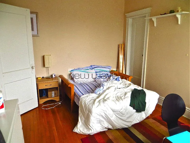 2 bed, 700 sqft, $3,700 — Photo 4