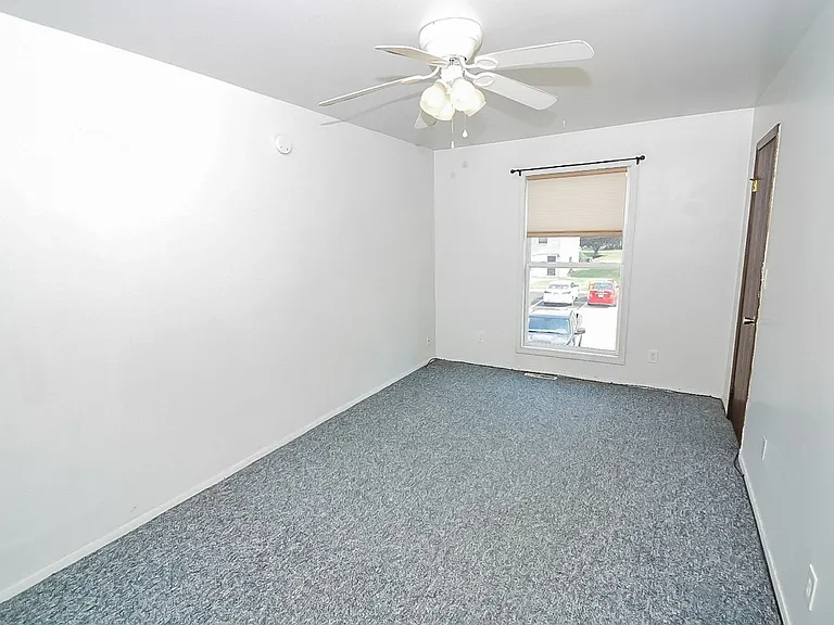 2225 Yorktowne Dr — Photo 13