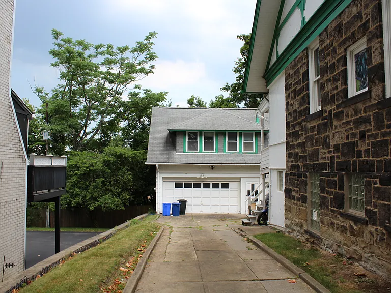 2415 Beechwood Carraige Rte — Photo 8
