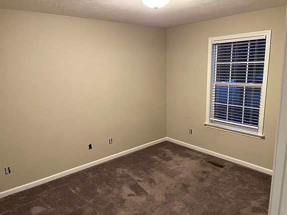 4th image of 1604 Baucom Dr