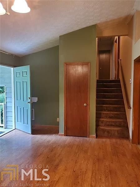 2nd image of 494 Lords Ln #0