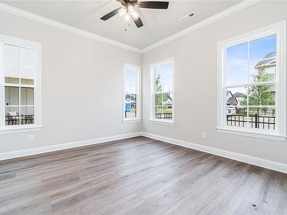 5th image of 2903 SW Arlington Blvd