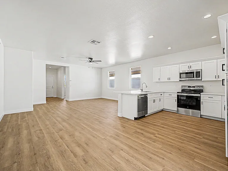 9455 W Magnum Dr — Photo 2