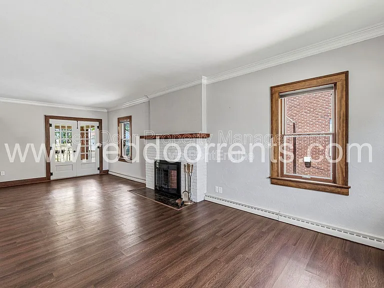 412 N Merrill St — Photo 11